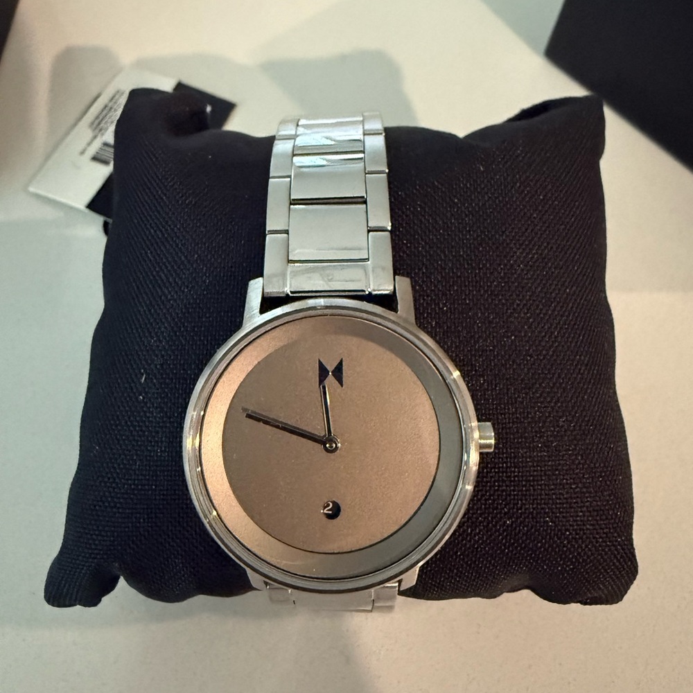 MVMT watch NWT